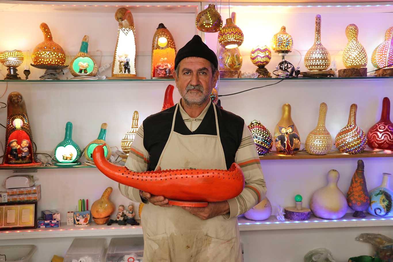 Su kabağından yapılan süs eşyaları ilgi görüyor Su kabağından yapılan süs eşyaları ilgi görüyor